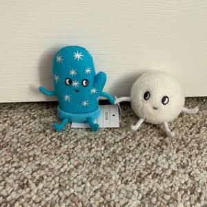 Felt mitten and snowball duo Christmas figurine